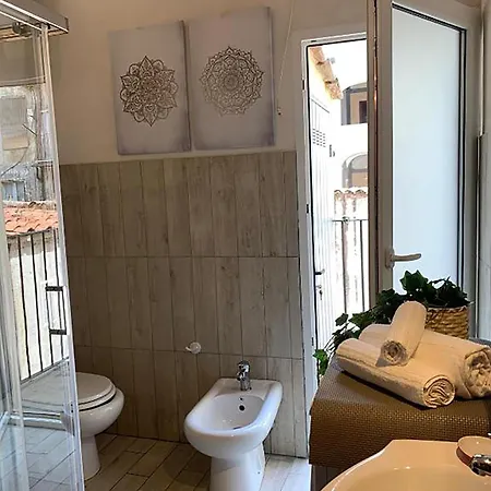 Downtown By Ghor ローマ